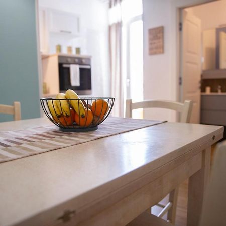 Color Apartment Monopoli Bagian luar foto
