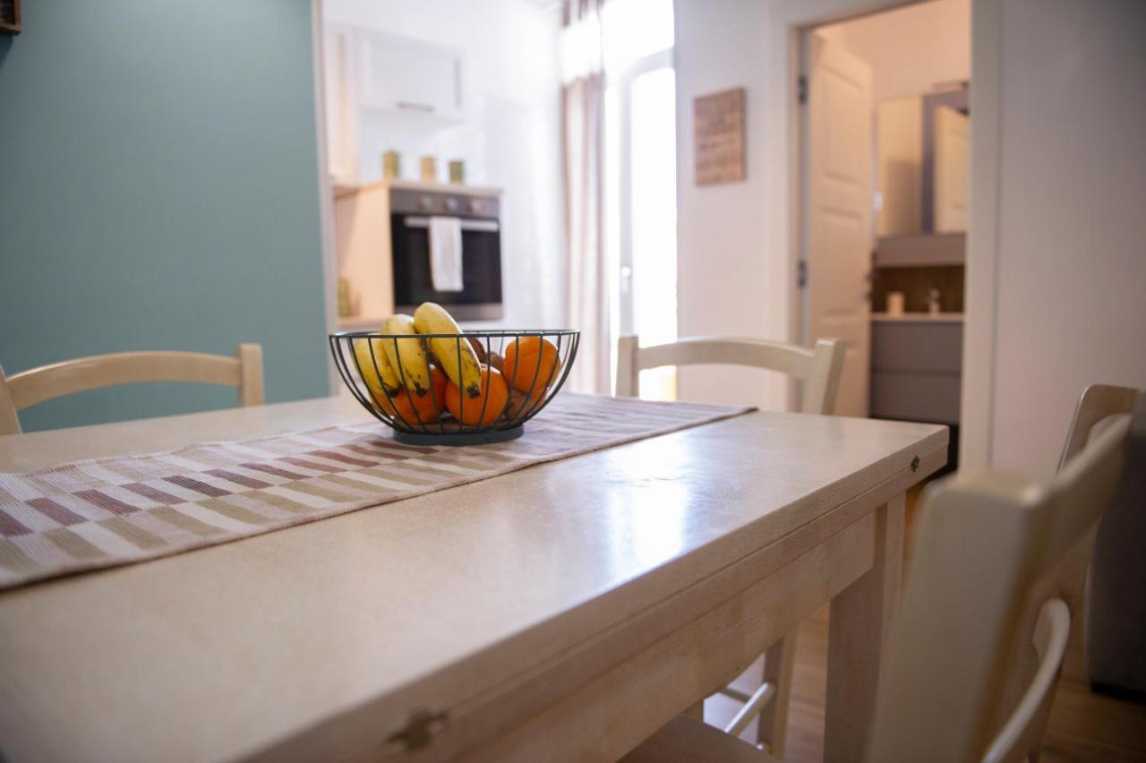 Color Apartment Monopoli Bagian luar foto