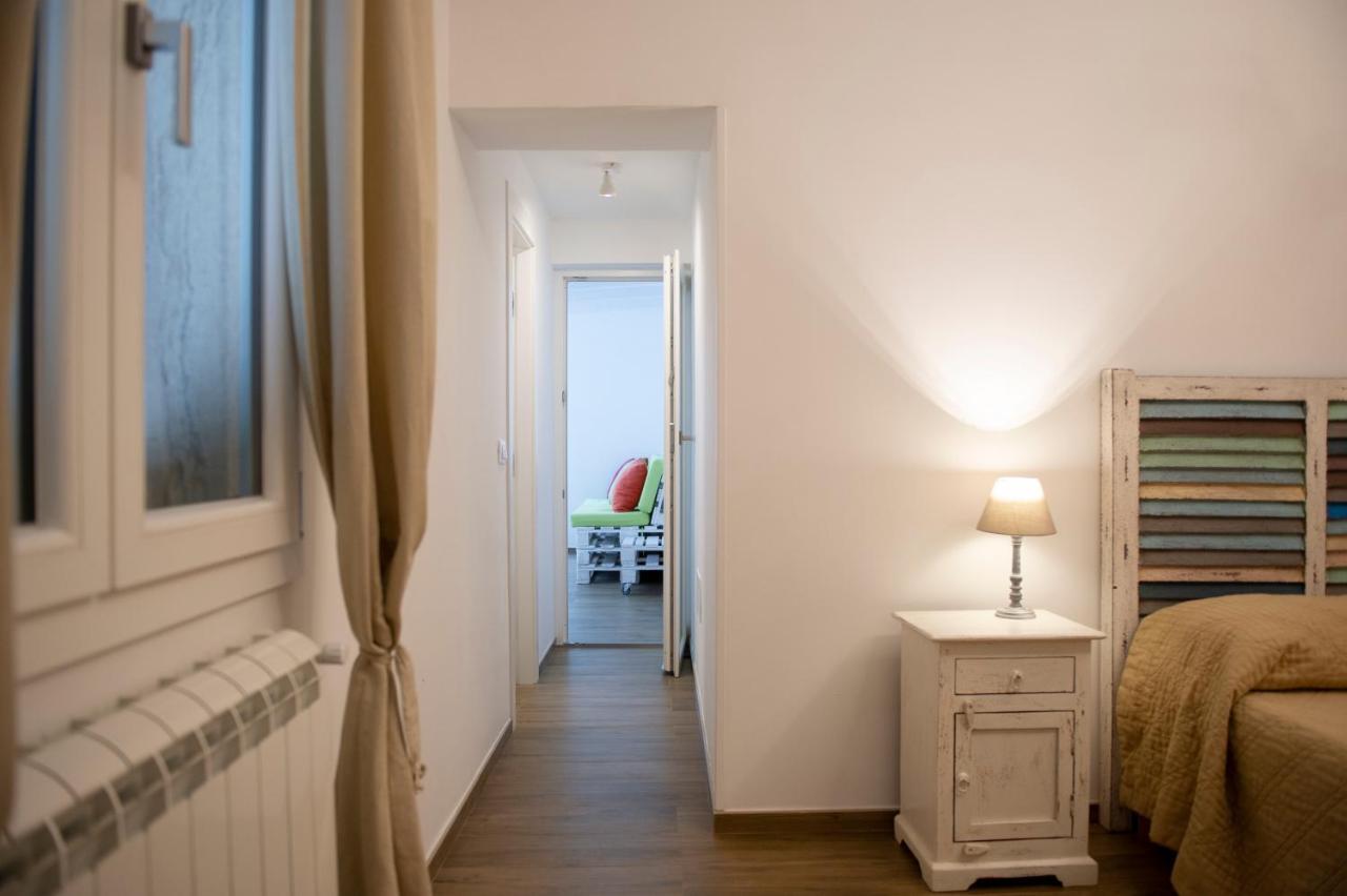 Color Apartment Monopoli Bagian luar foto