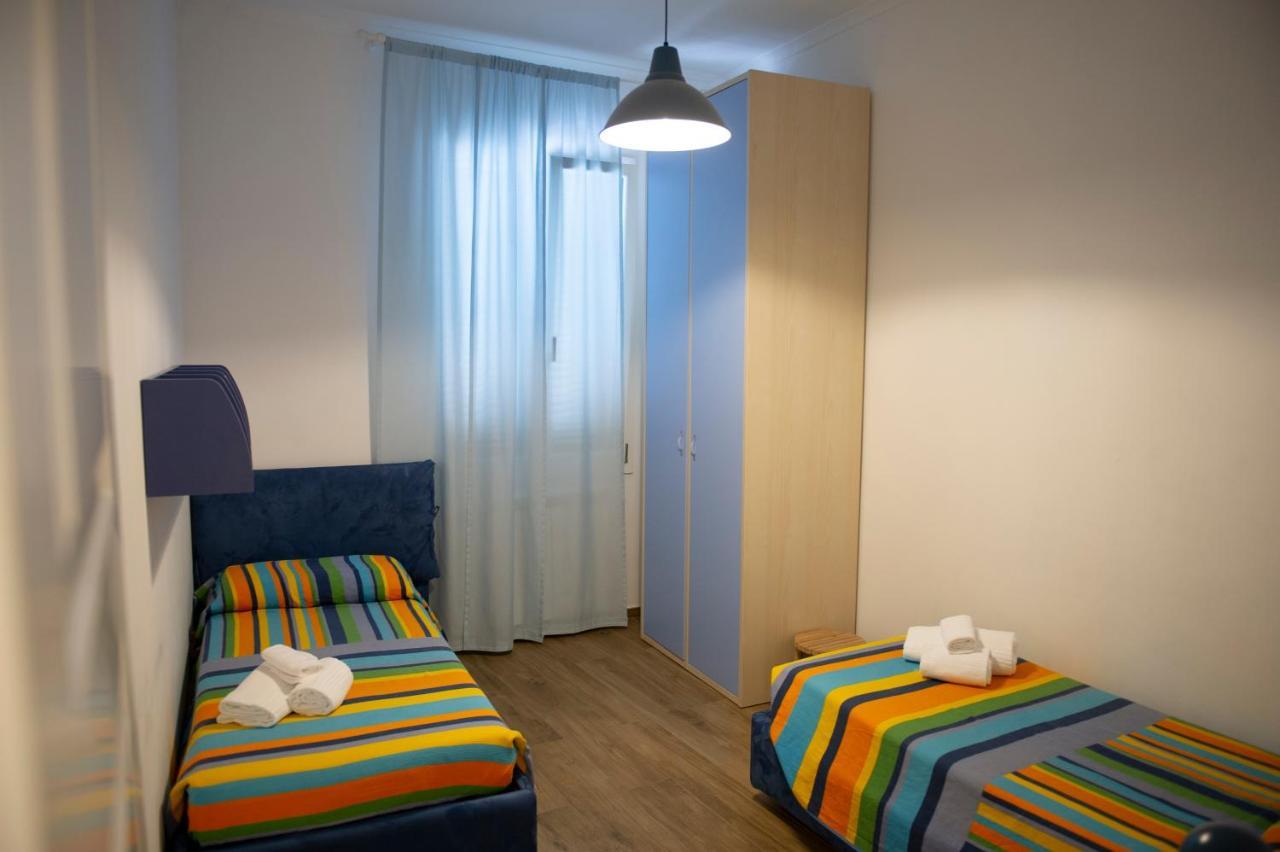 Color Apartment Monopoli Bagian luar foto