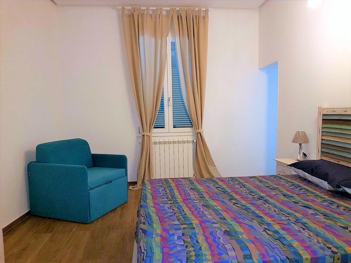 Color Apartment Monopoli Bagian luar foto