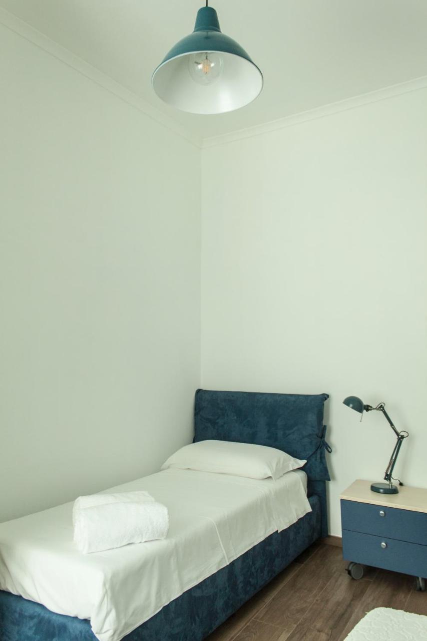 Color Apartment Monopoli Bagian luar foto