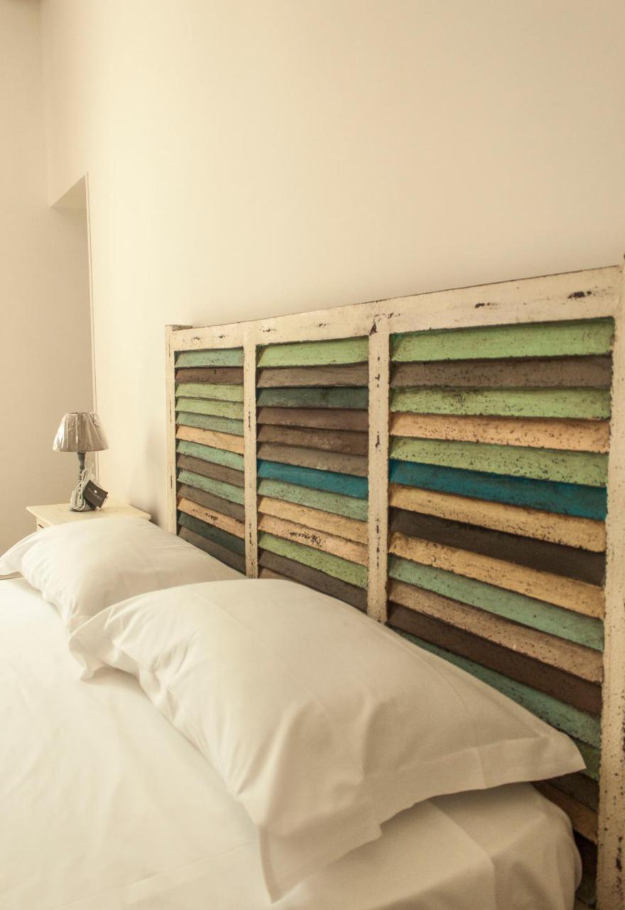 Color Apartment Monopoli Bagian luar foto