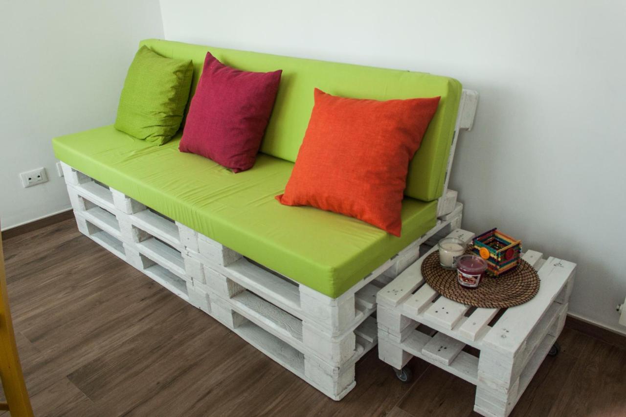 Color Apartment Monopoli Bagian luar foto